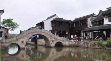 逃出比利树屋